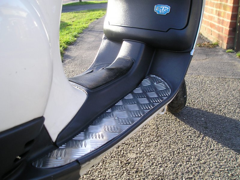 bikes n scotters 324.jpg