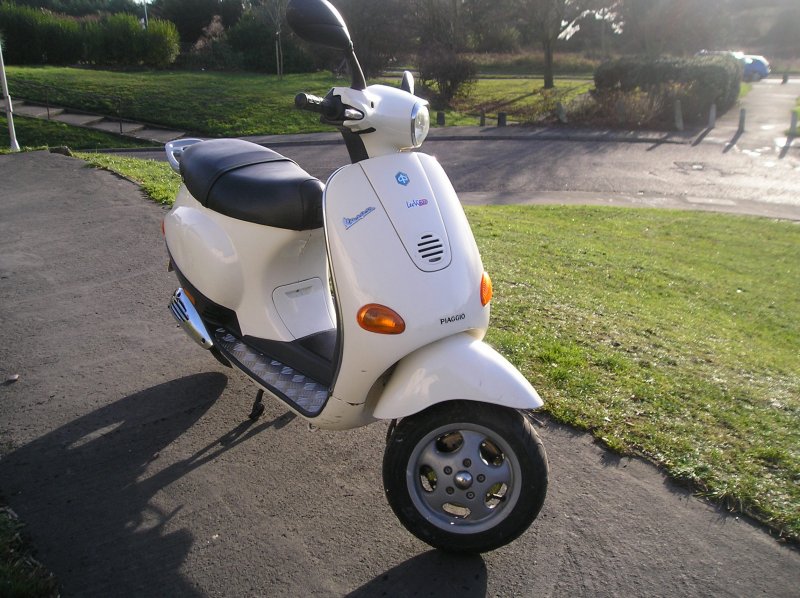 bikes n scotters 326.jpg