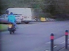 no helmet rider - Copy - Copy.JPG